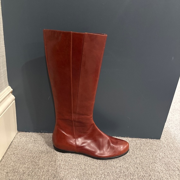 NWT 👢TARYN WOMENS HELIUM TALL BOOT IN BRANDY COLOR SIZE 9.5 WITH SIDE ZIPPERS - Picture 2 of 16